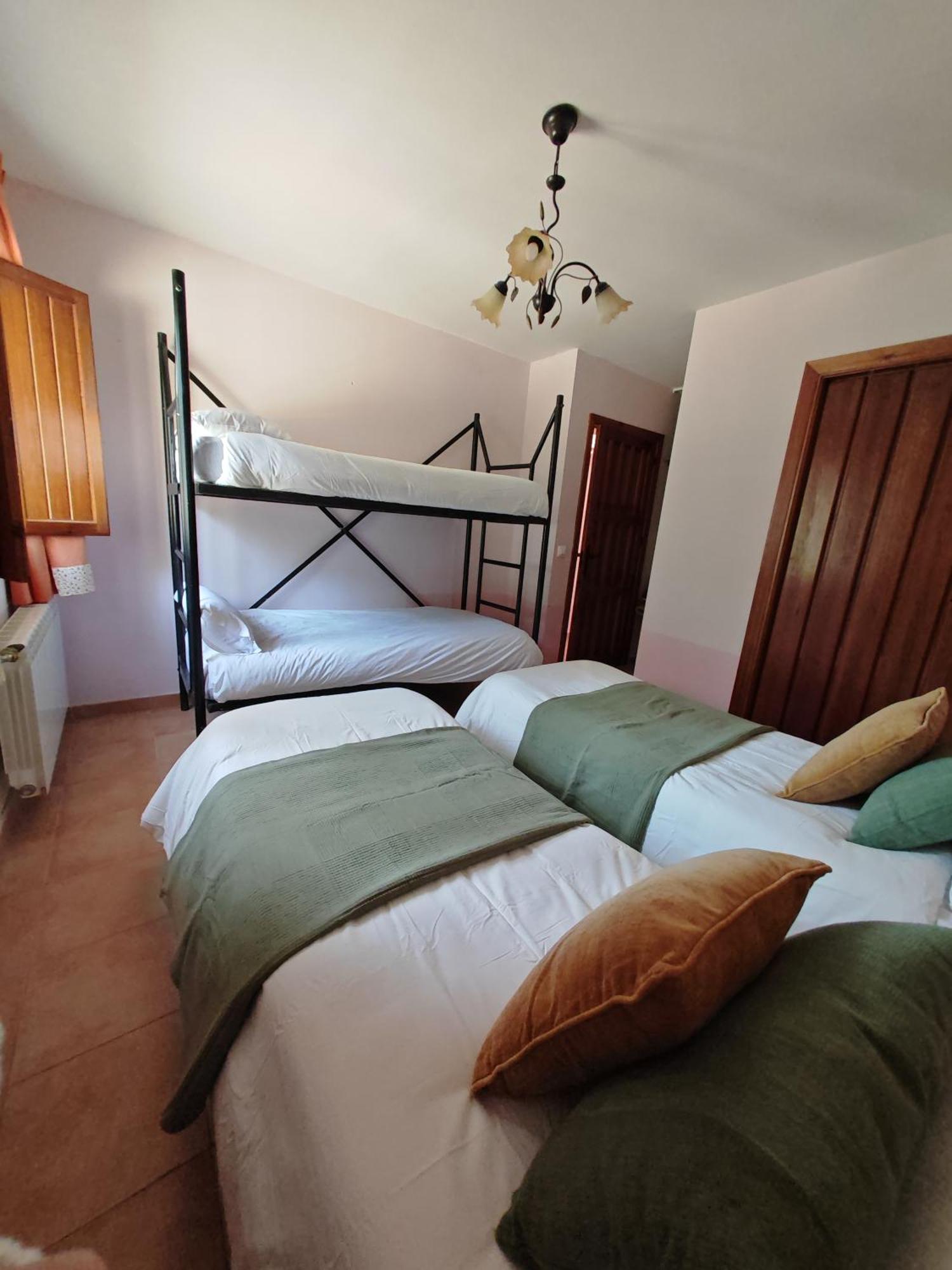 El Moral Centro De Turismo Rural Valdecanas Экстерьер фото